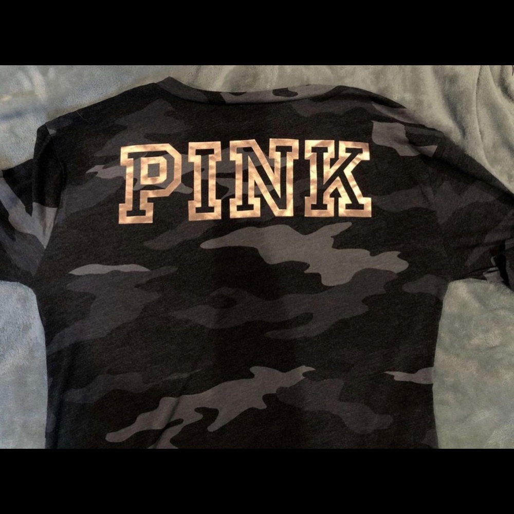 PINK camo v neck